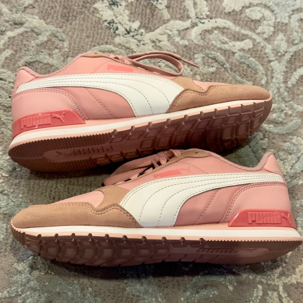 Girls 5 / women’s 6 pink pumas - Picture 1 of 4